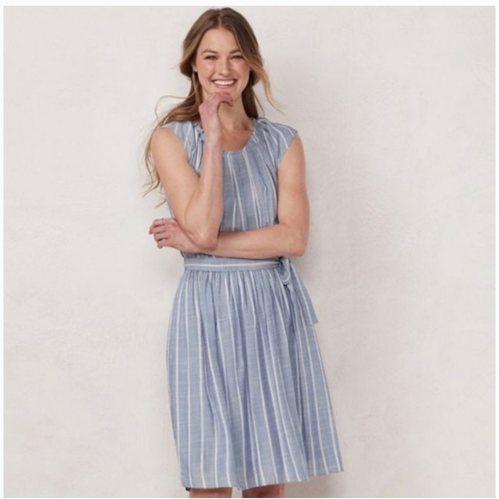 Lauren Conrad women's pleated neck blue and white striped dress size M